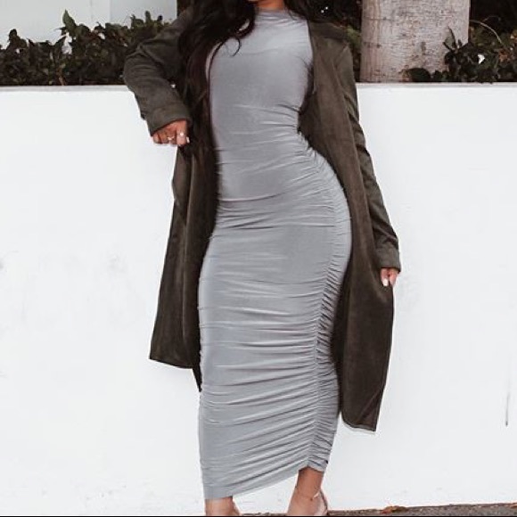 🚫SOLD🚫 Long Sleeve Ruched Maxi Long Dress - Picture 2 of 7